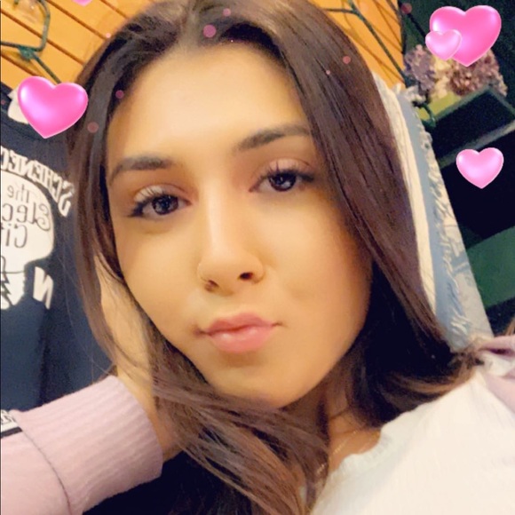 Meet your Posher, Liv - Picture 1 of 1